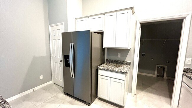 Building Photo - 4 Bedroom 2 Bathroom 2 Car Garage Home - NW Cape Coral - Available Mid April