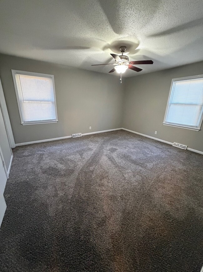 Building Photo - 1428 Grandview Dr