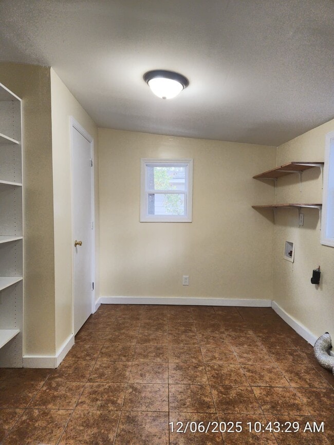 Building Photo - 2149 Texas Ave