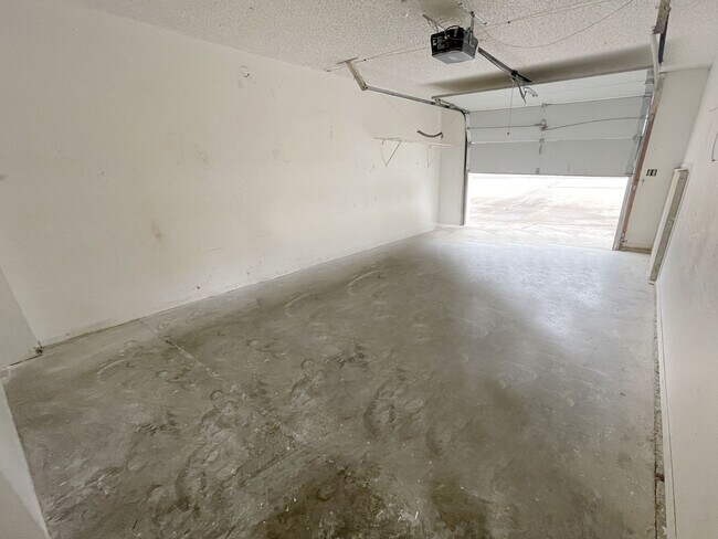 Building Photo - 7104 Orchard Ct