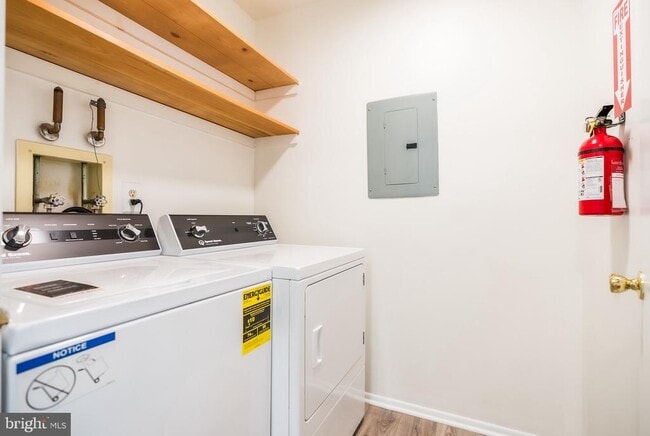 Building Photo - 1810 Woodhollow Dr