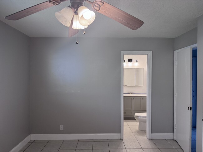 Building Photo - 2616 NW 49th St