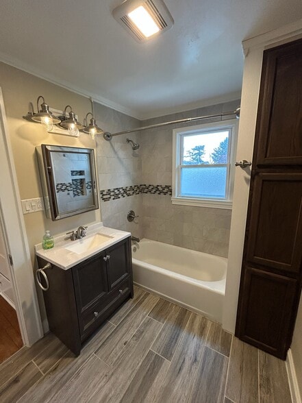 Building Photo - 415 Whittier Ave