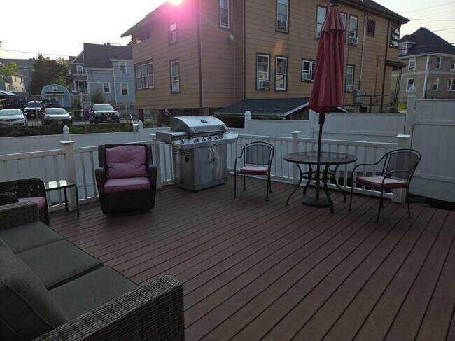 Building Photo - 26 Pearl St