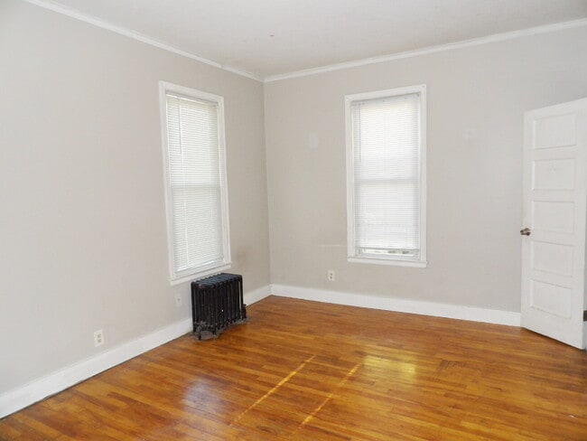 Building Photo - 3 Bedroom Lower Level Duplex - South Minneapolis