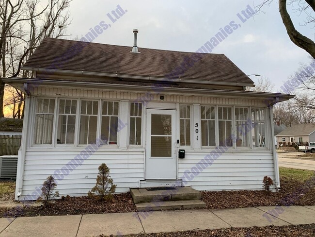 Primary Photo - 2 Bedroom House Available Now!