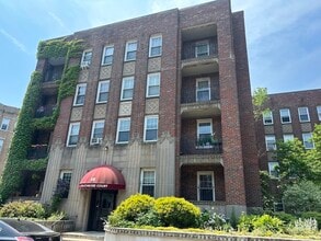 Building Photo - 48 Strathmore Rd
