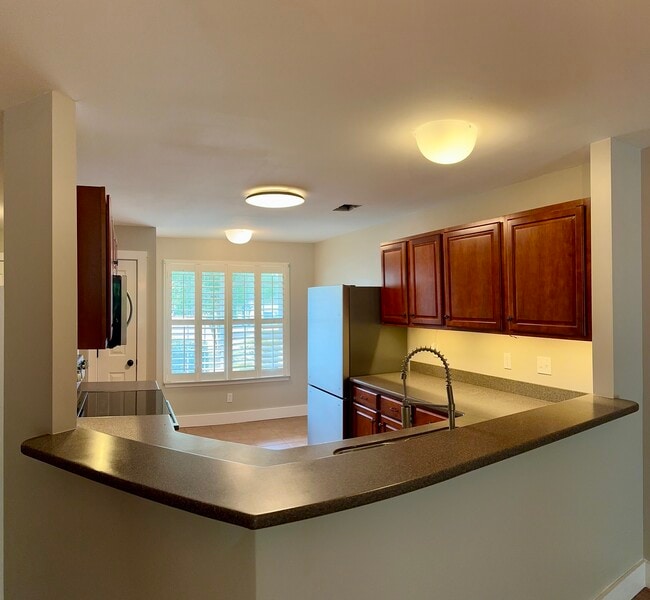 Building Photo - Charming 2-Bedroom Townhome in 'The Commons', Hanahan, S.C.