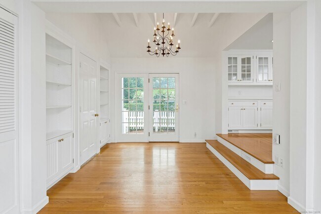 Building Photo - 54 Oak Grove Pl