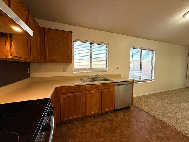 Building Photo - Charming 3-Bedroom Avondale Home with New ...