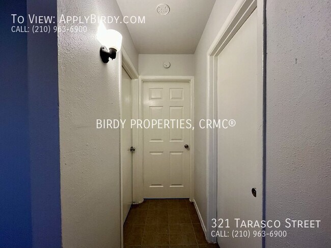 Building Photo - Charming 2-Bedroom Duplex in San Antonio, ...