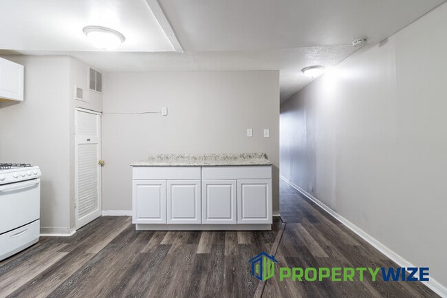 Building Photo - 517 Mosher St