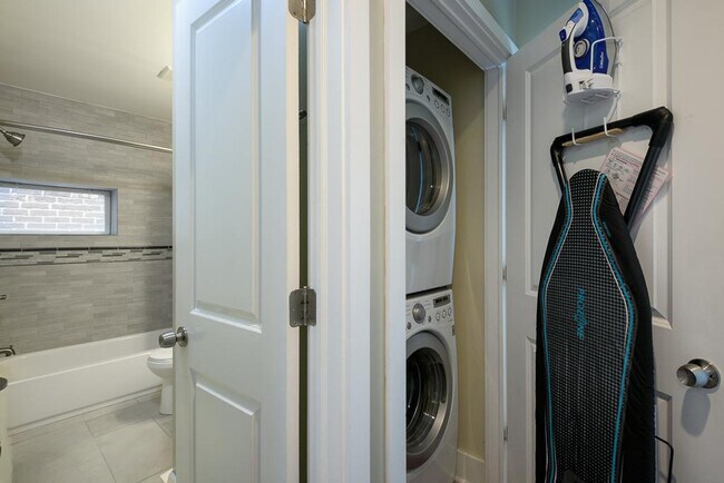 Building Photo - 401 Constitution Ave NE