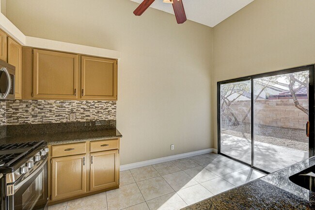 Building Photo - 3 bedroom single story in Henderson!
