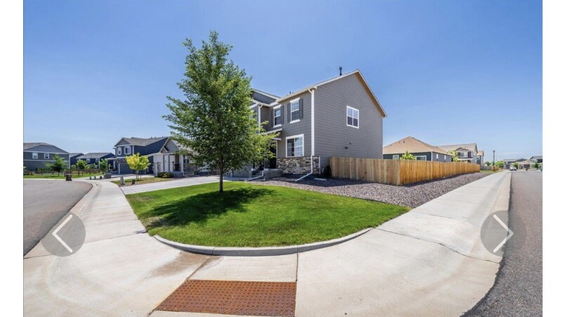 Building Photo - 823 Charlton Dr