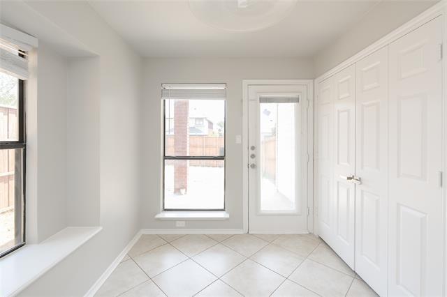 Building Photo - 532 Lake Forest Dr