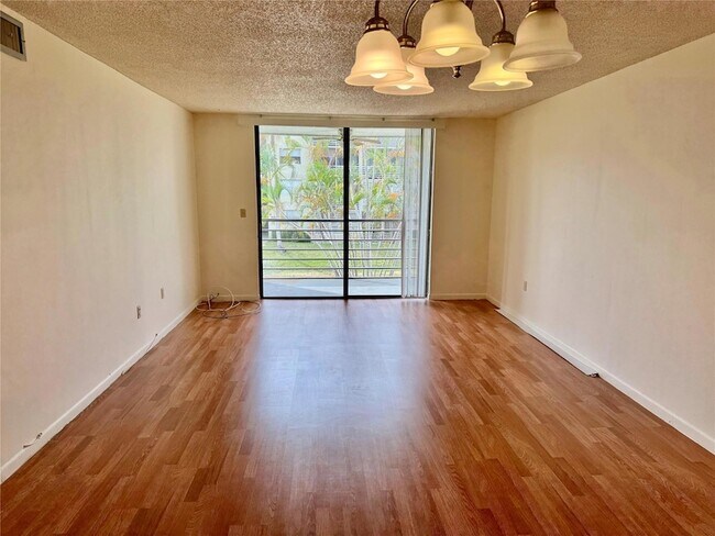 Building Photo - 1810 N Lauderdale Ave