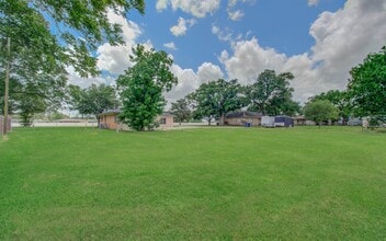 Building Photo - 709 S McCarty Ave