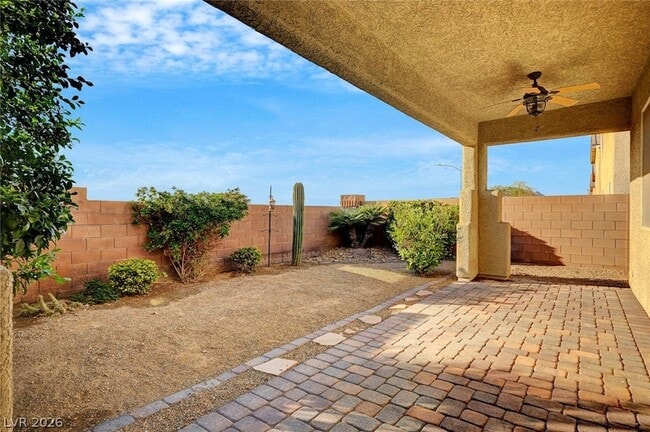 Building Photo - 985 Pebble Lake St