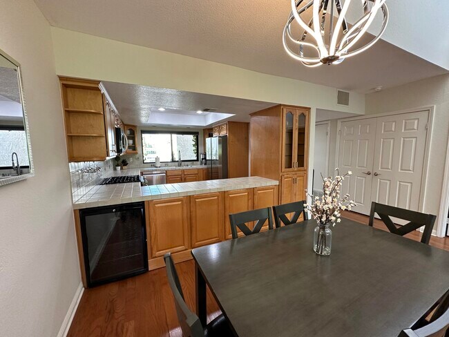 Building Photo - 166 Wimbledon Ct