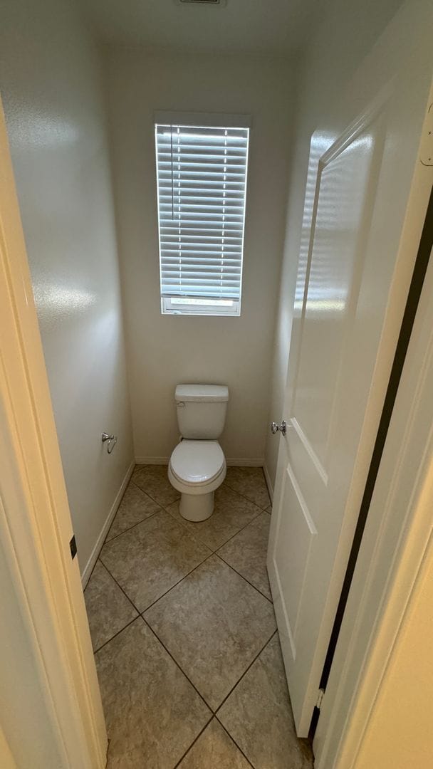 Building Photo - 6 bedroom 4.5 baths in Corona CA