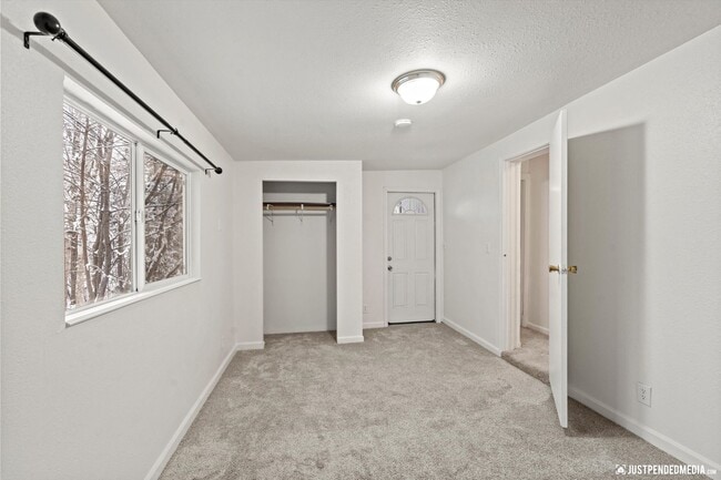 Building Photo - 20513 Scenic Dr