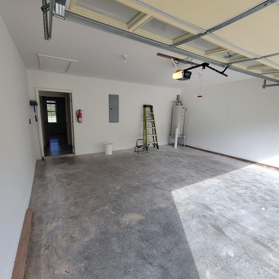 Building Photo - 202 Cathey Rd