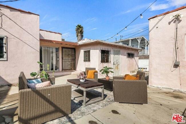 Building Photo - 608 N Alta Vista Blvd