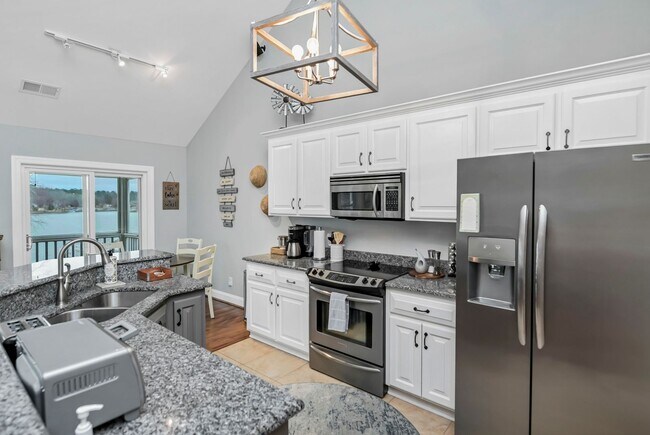 Building Photo - 215 Mariners Pointe Rd