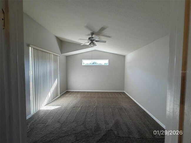 Building Photo - 2611 Vinedale Ave