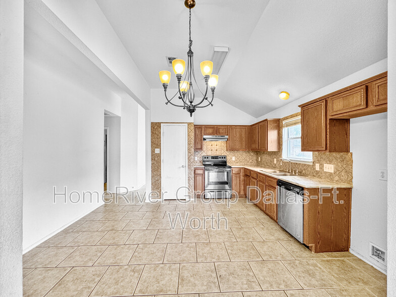 Building Photo - 3214 Creekside Dr