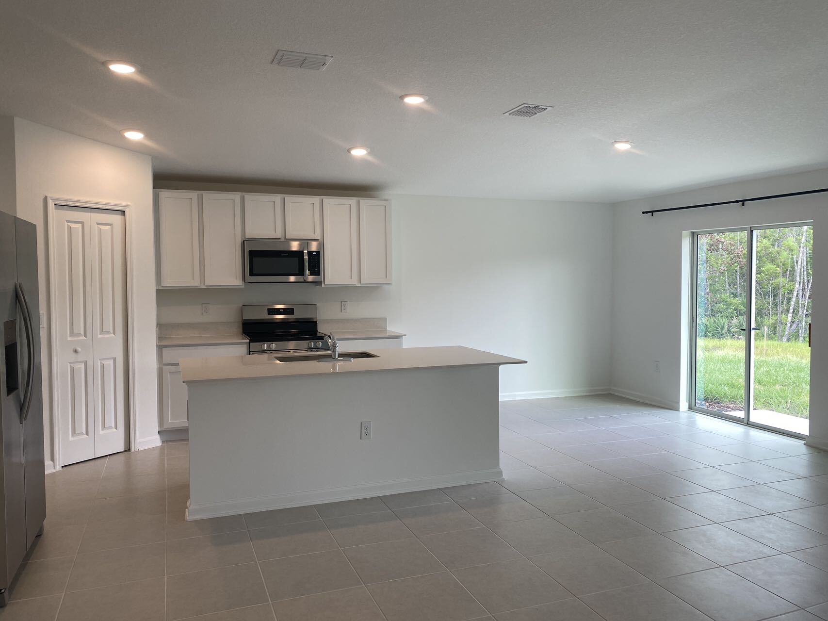 Building Photo - 2316 Green Valley St