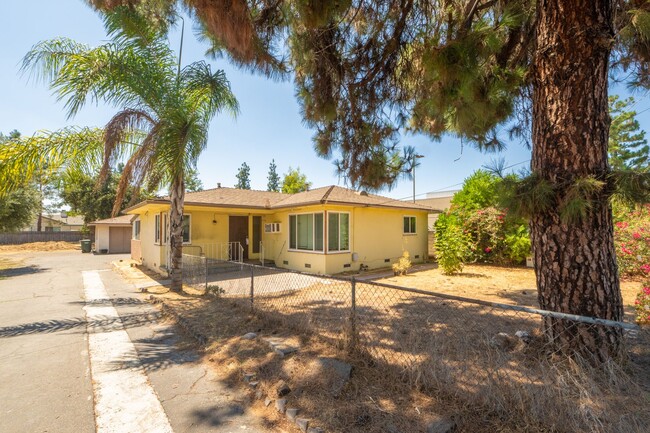 Building Photo - 3BR/2BA - Single Family Home in El Cajon!