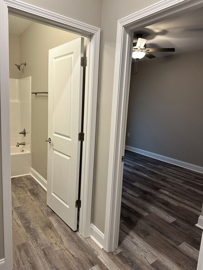 Building Photo - 2760 Cedrus Ave