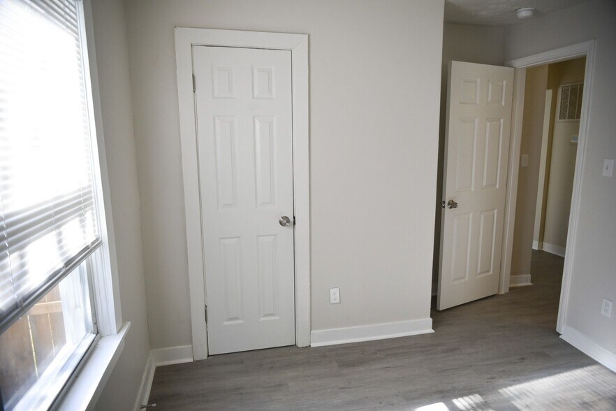 Building Photo - 1149 Lincoln Ave