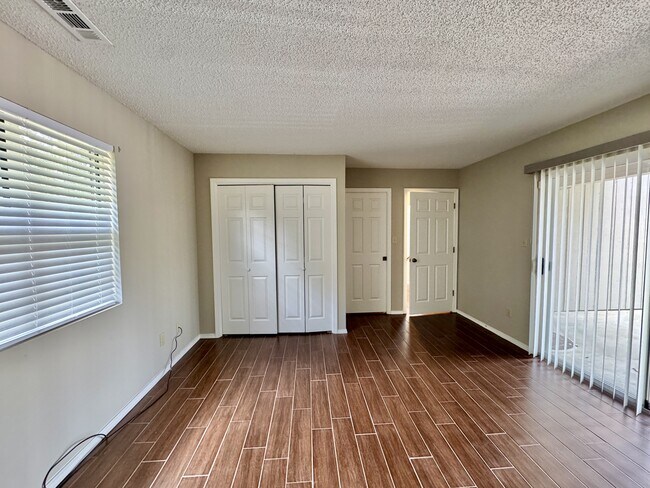 Building Photo - 205 Chota View Cir