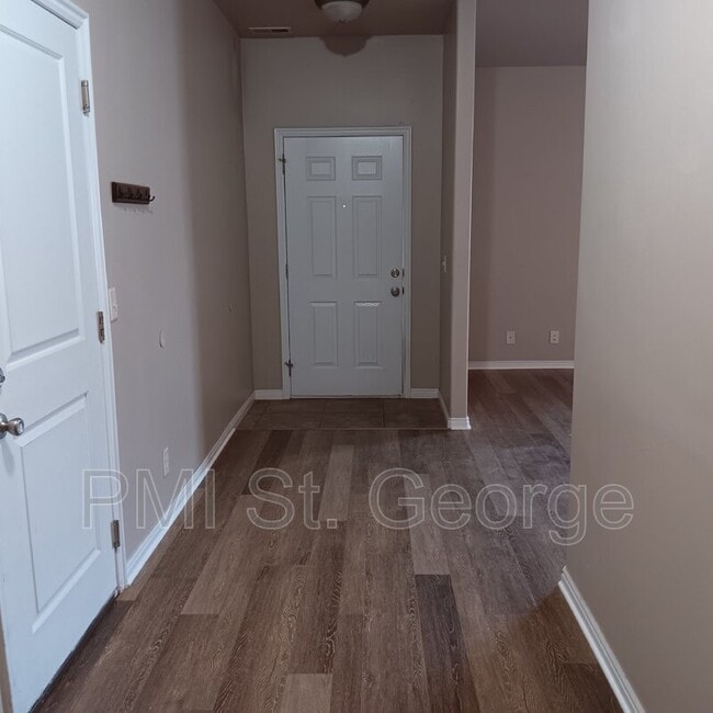Building Photo - 508 N 2480 W
