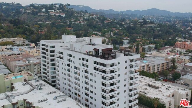 Building Photo - 7250 Franklin Ave