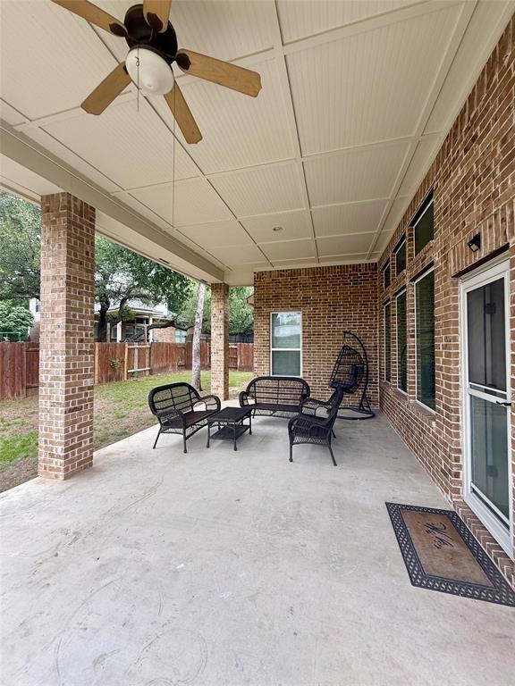 Building Photo - 404 Highland Horizon