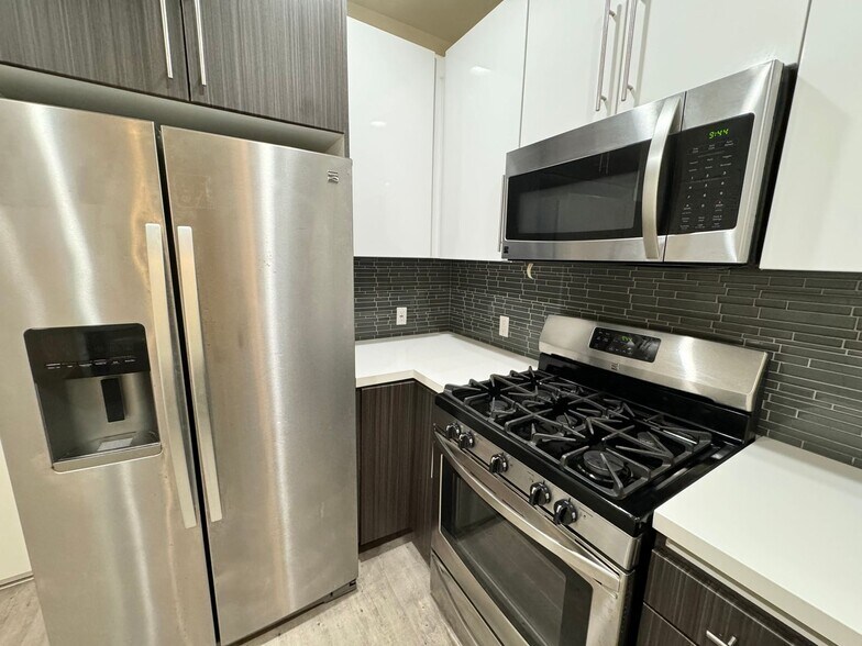 Building Photo - 11929 Courtleigh Dr