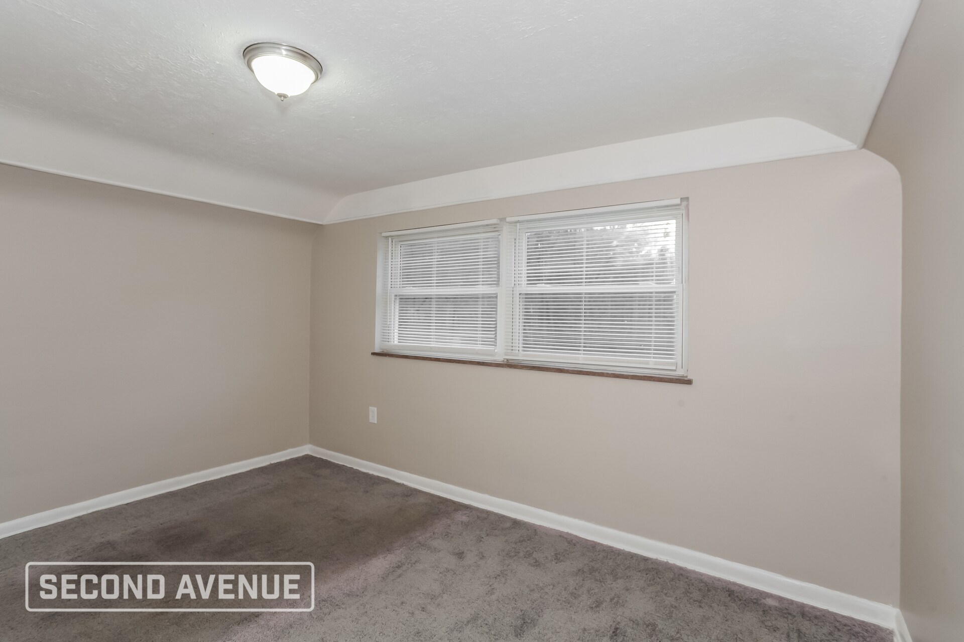 Building Photo - 550 Fairbanks Ave