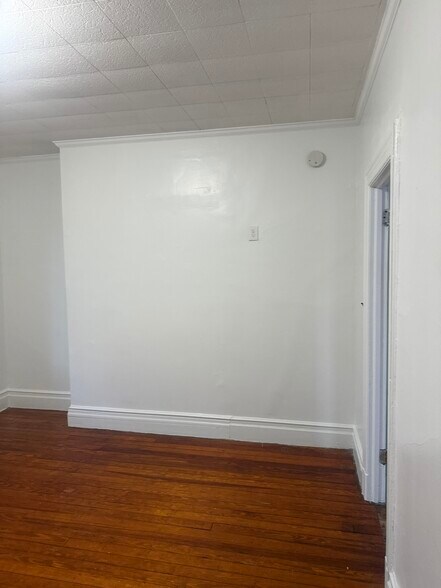 Building Photo - 22 Sherwood Ave