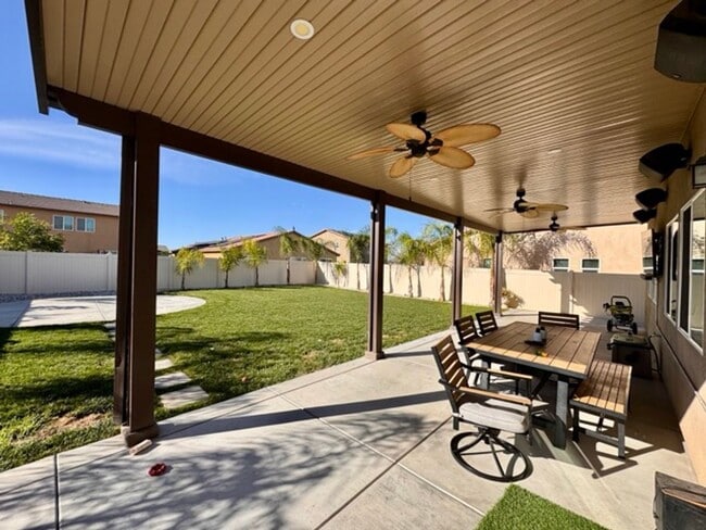 Building Photo - Stunning 4 Bedroom Cul-De-Sac Home with Loft located in Winchester!