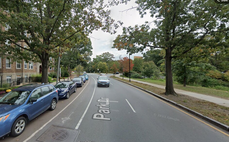 Building Photo - 191 Park Dr