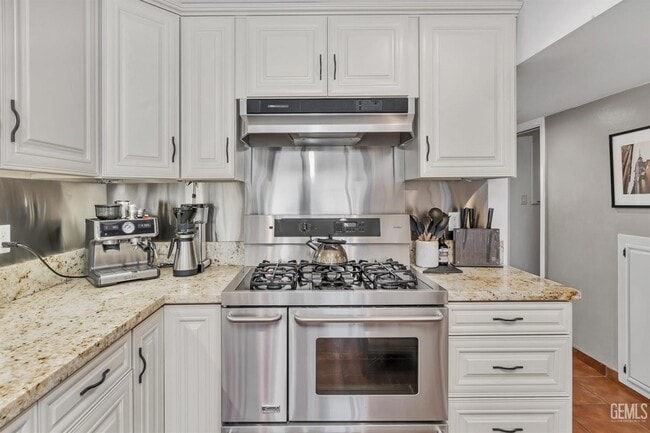 Building Photo - Park Place Condo