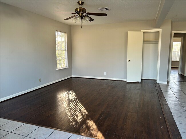 Building Photo - 2122 Purdue St