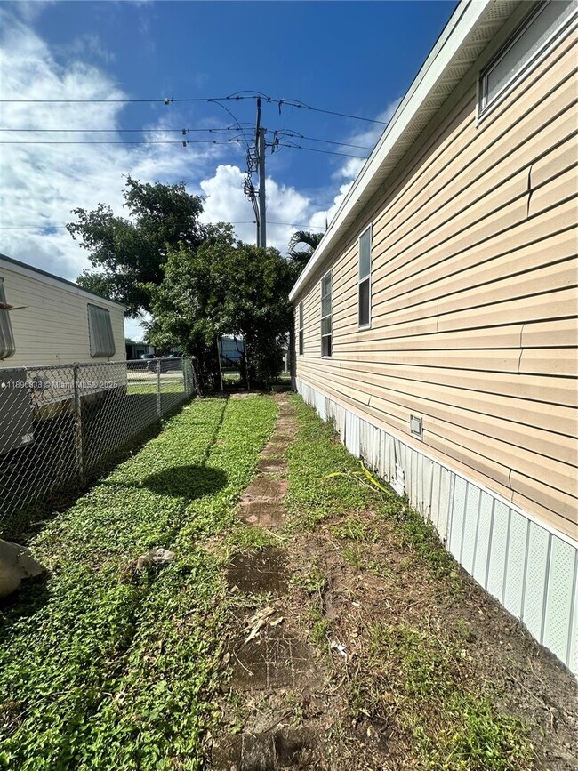 Building Photo - 22844 Tradewind Rd