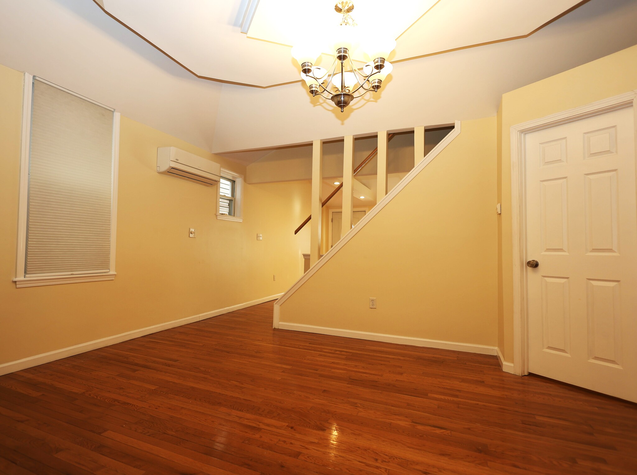 Building Photo - 316 Ella St