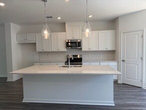 Building Photo - 6212 kenbrook Dr