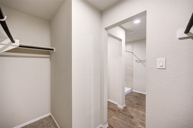 Building Photo - 16937 Rich Pines Dr